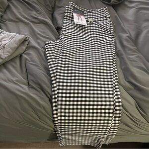 Women’s capri’s brand new with tags